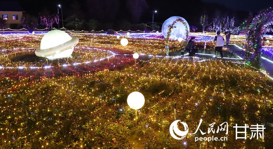 逛花海、賞明月、觀花燈 中秋可以這樣過【3】