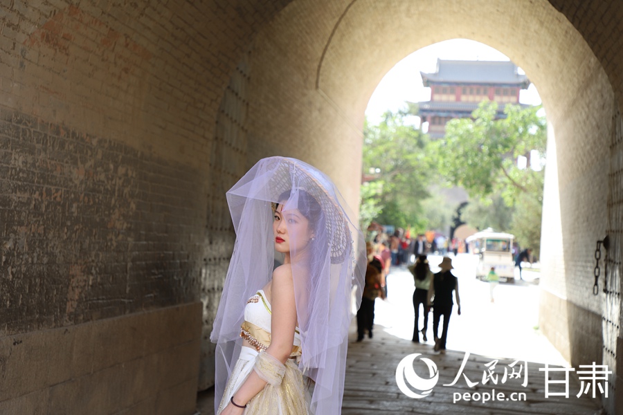 甘肅嘉峪關：大漠雄關迎客來【2】