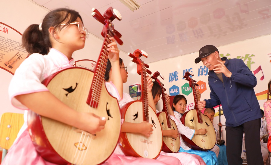 甘肅民樂：非遺進校園 文化共傳承。王曉涇攝