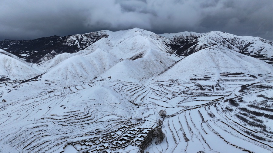 3月24日，榆中縣迎來春雪。趙相軍 趙相升攝