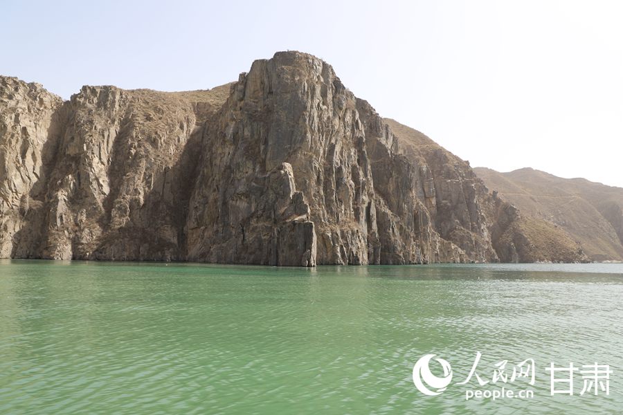 國網甘肅劉家峽水電廠水庫。人民網記者 高翔攝