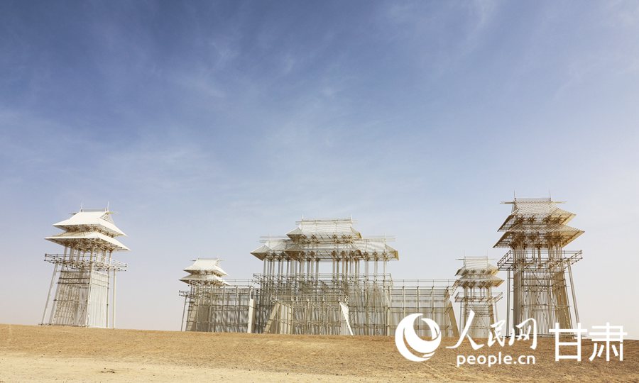 雕塑《無界》。人民網記者 王文嘉攝