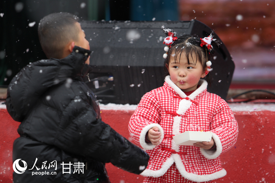 新春走基層|甘肅禮縣：瑞雪迎佳節 賞雪戲雪樂開懷【5】
