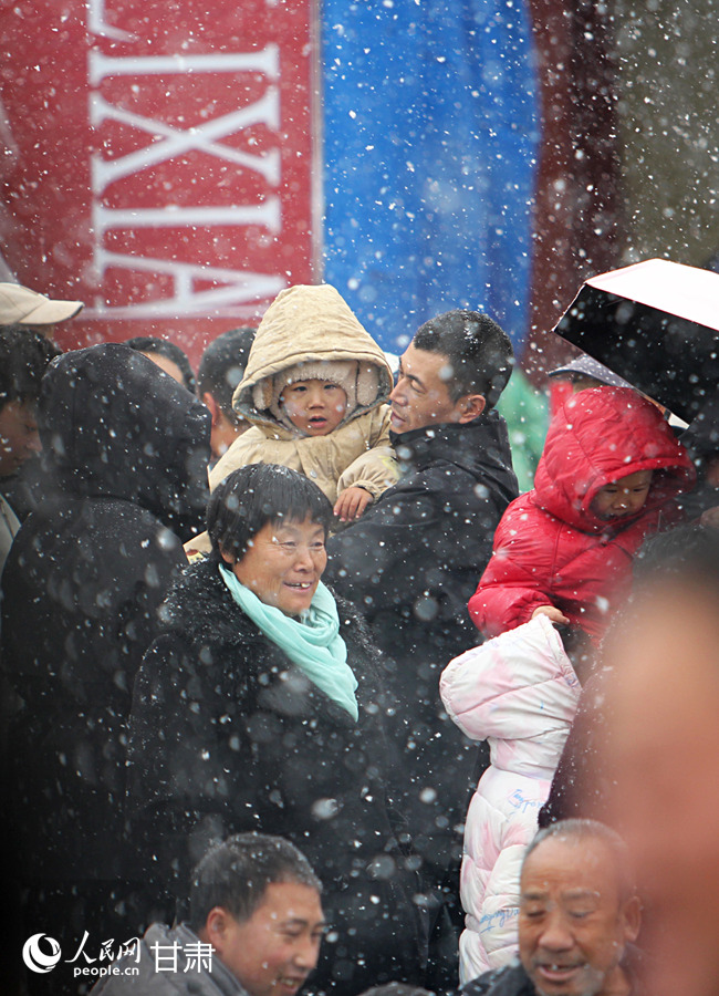 新春走基層|甘肅禮縣：瑞雪迎佳節 賞雪戲雪樂開懷【7】