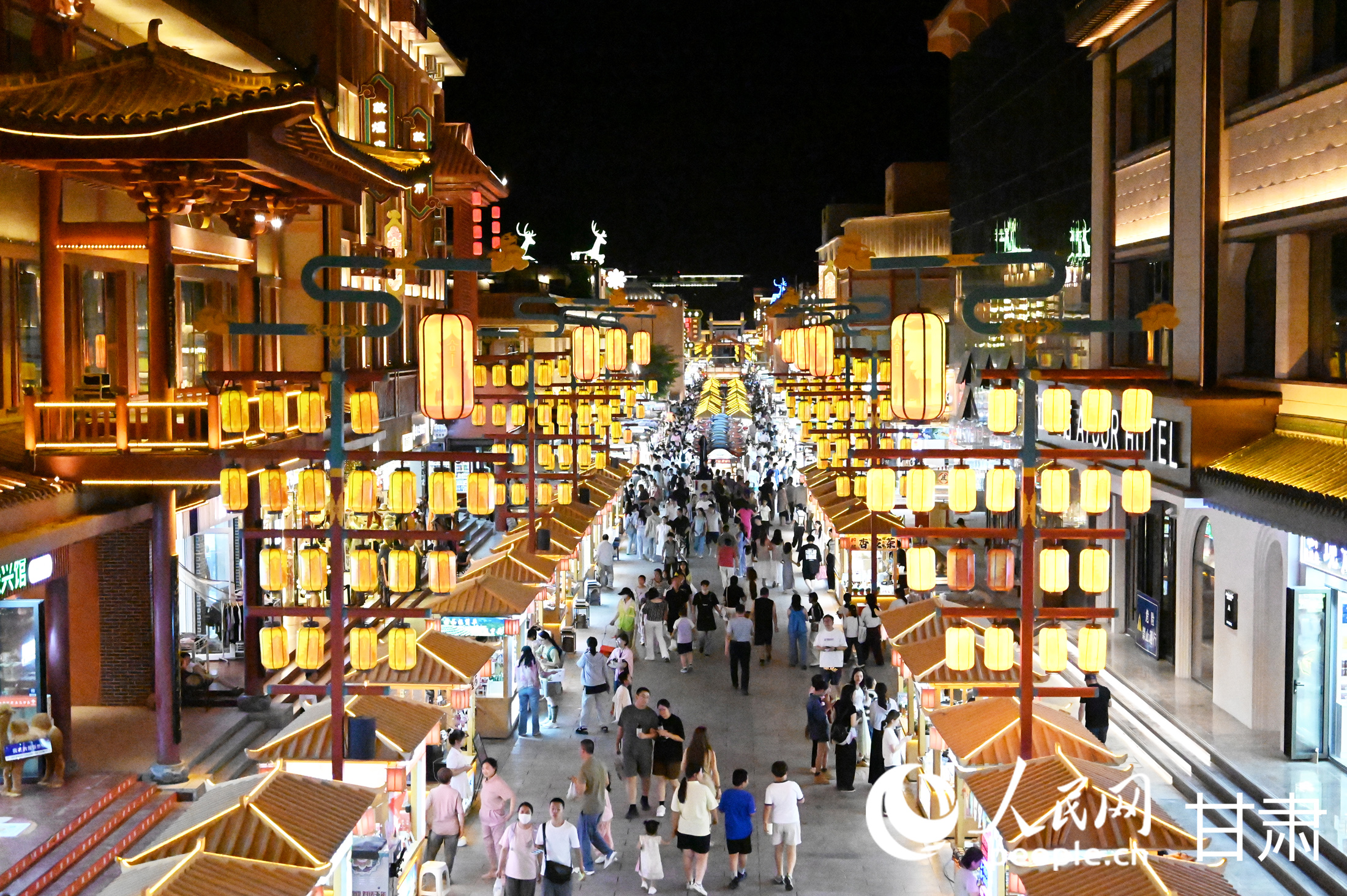 敦煌夜市。人民網 席娟娟攝