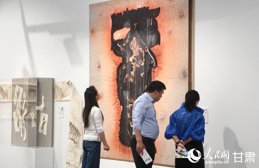 “一帶一路”國際書畫精品展亮相敦煌文博會【9】