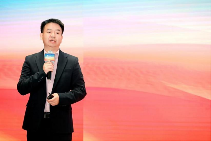 文旅部鄉村公共文化研究院學術委員、浙江旅游科學研究院院長張曉峰發表主旨演講。主辦方供圖