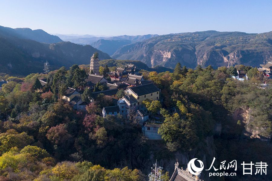 崆峒奇峰如林。人民網記者 米媛攝