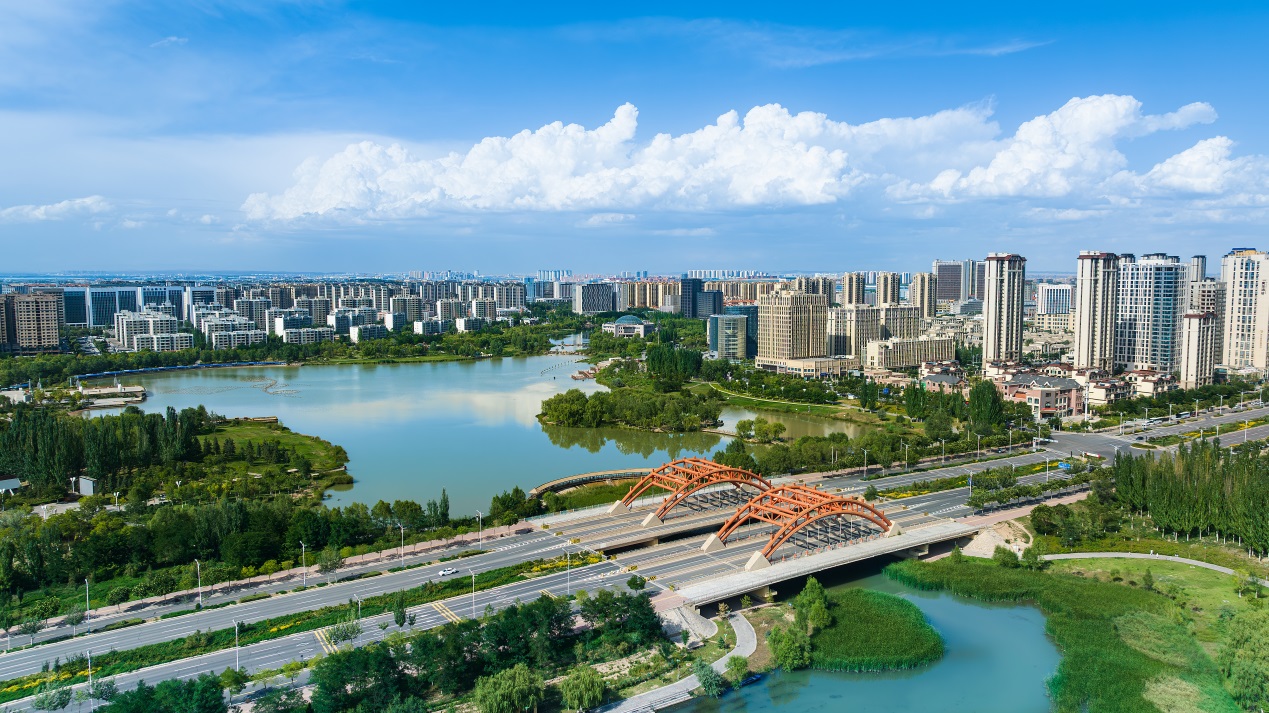 一座工業新城正在秦王川拔節生長。蘭州新區融媒體中心供圖