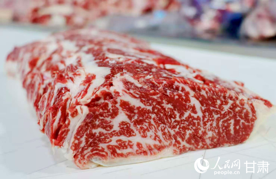 “平涼紅?！毖┗ㄅＨ饧≈y理細密均勻。人民網記者 焦隆攝