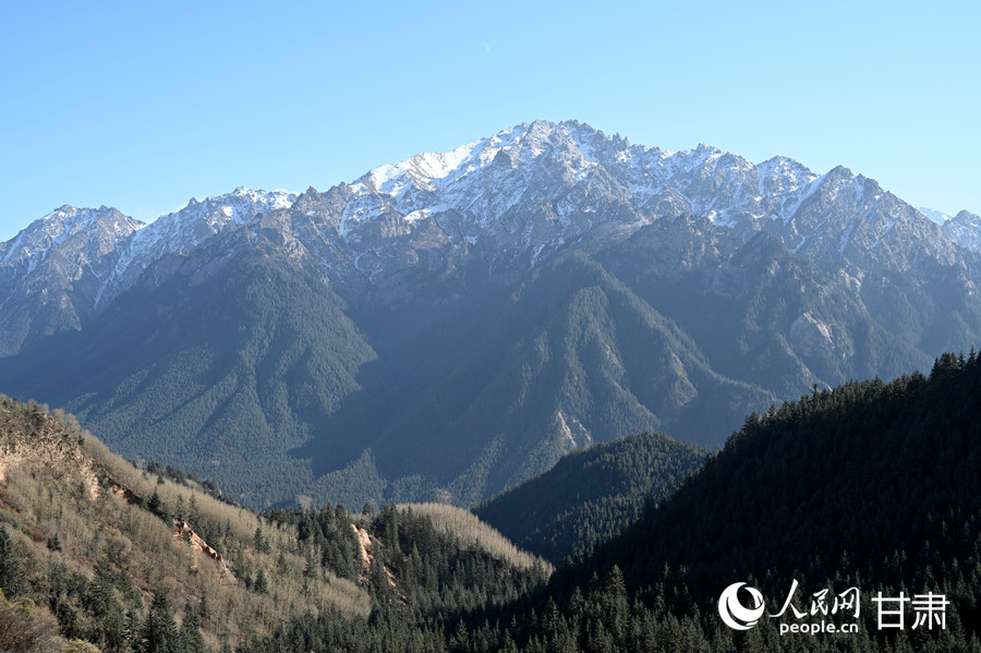 馬蹄石窟群旅游區。人民網 席娟娟攝